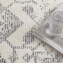 Cloud Distressed Medallion Cream Blue Washable Rug